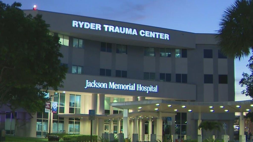 Man in critical condition after Miami shooting — CBS Miami, Aventura Community news