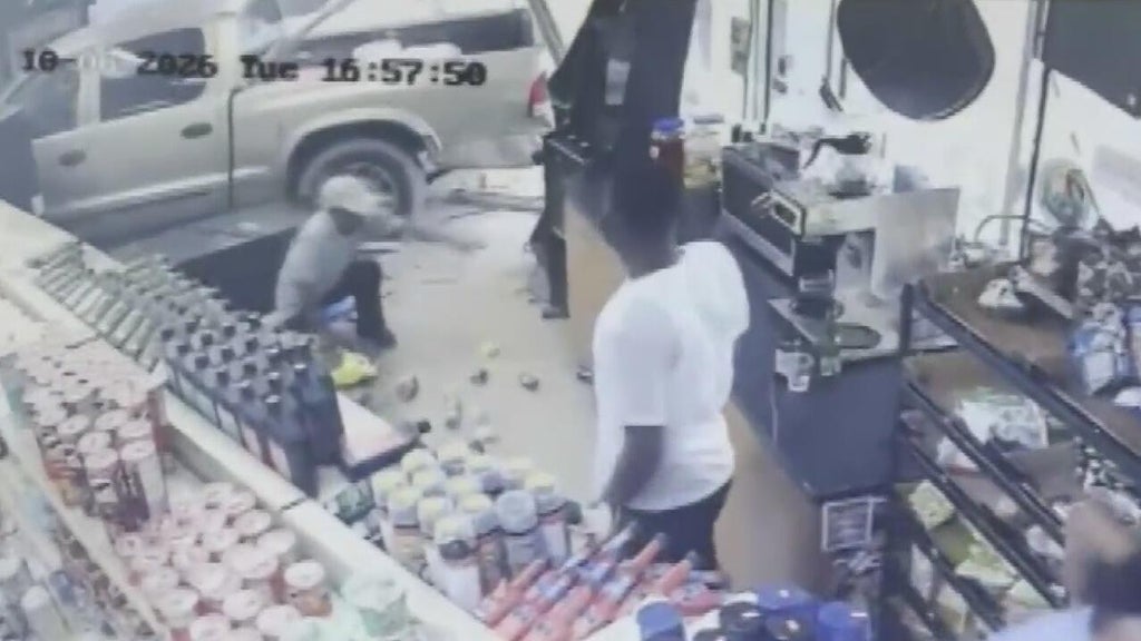 Truck crashes through convenience store in Miami-Dade, sending woman to the hospital — CBS Miami, Aventura Dining news