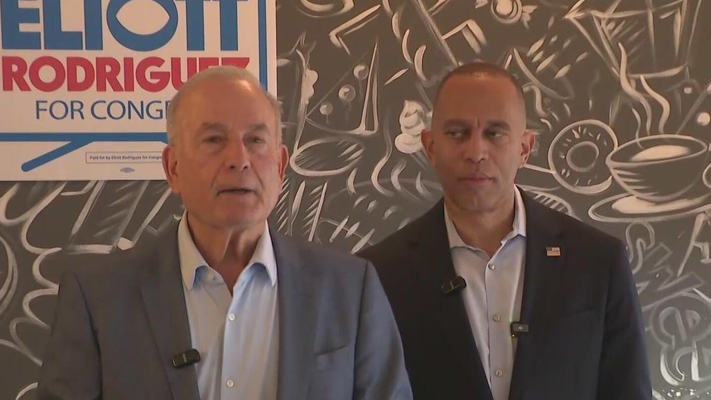 House Minority Leader Jeffries joins Florida District 27 candidate Eliott Rodriguez in Pinecrest — CBS Miami, Aventura Community news