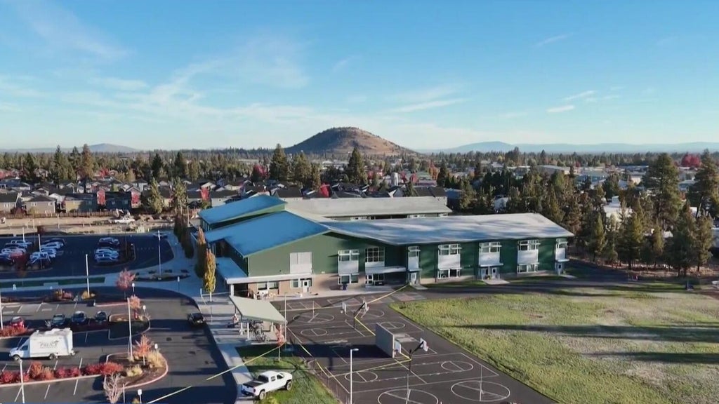 Memorial grows after school shooting in Bend, Oregon — CBS Miami, Aventura Schools news