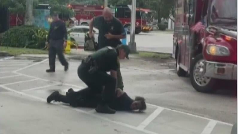 Woman accused of carjacking after stolen vehicle crash in Broward — CBS Miami, Aventura Community news