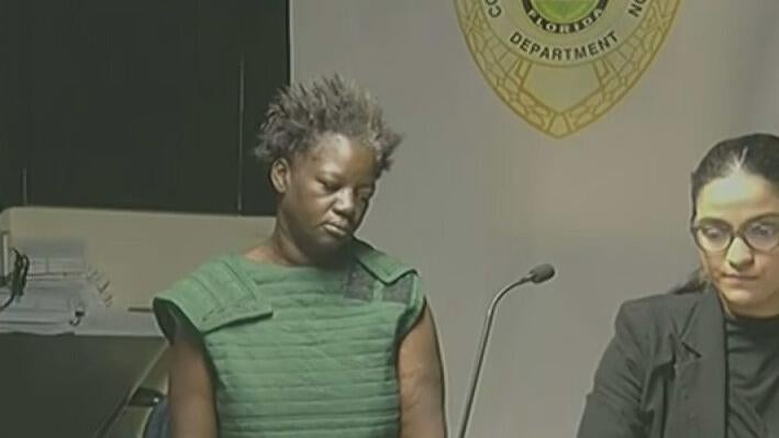 Woman accused of setting man on fire in NW Miami-Dade appears before judge — CBS Miami, Aventura Community news