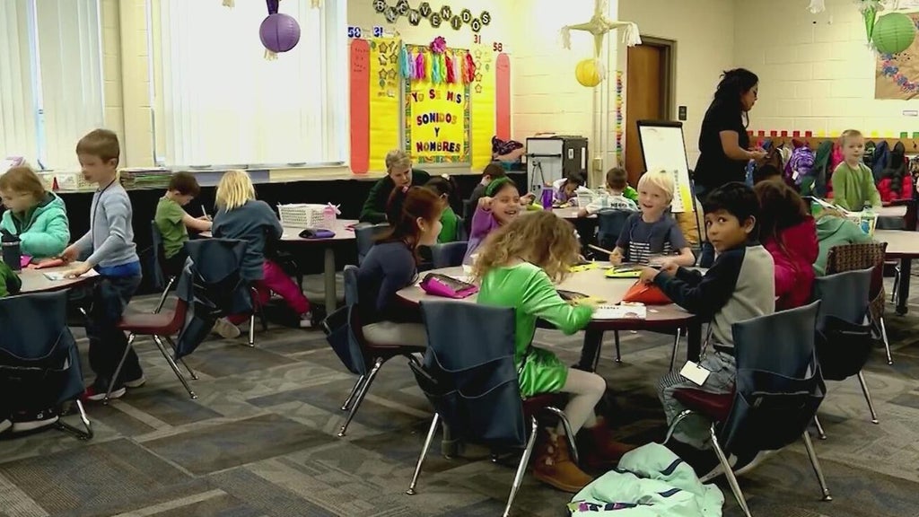 Teacher pay, school security issues on Dade and Broward ballots — CBS Miami, Aventura Real Estate news