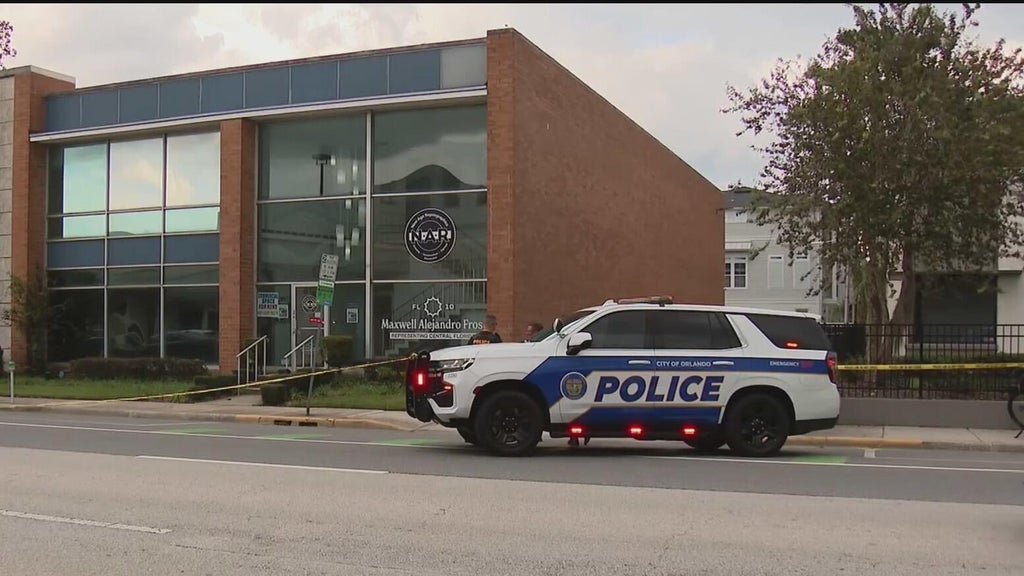 Suspicious packages sent to two Florida congressional offices — CBS Miami, Aventura Community news