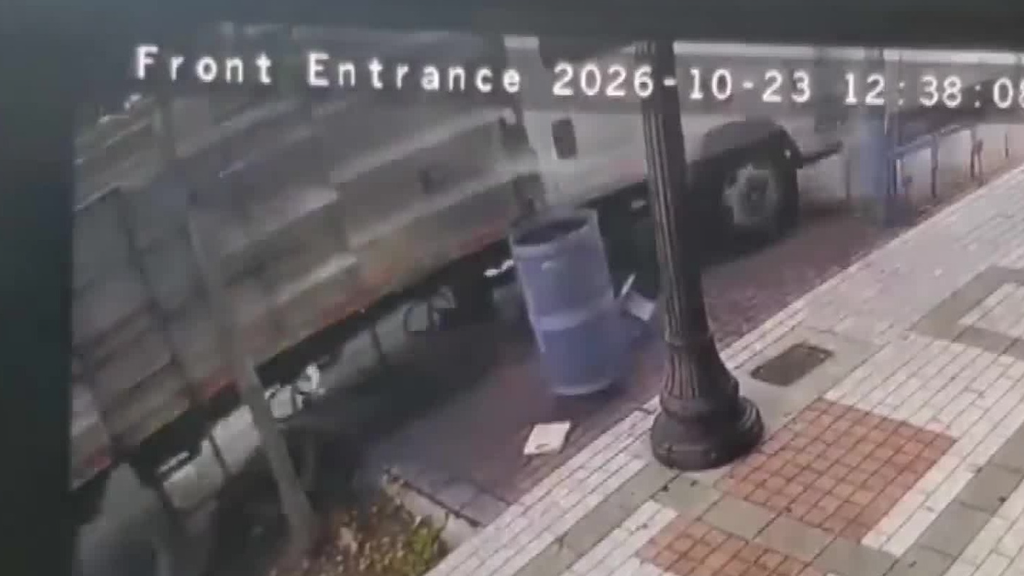 Landscaping truck crashes into bus bench, 3 North Miami businesses, sending 2 passengers to the hospital — CBS Miami, Aventura Real Estate news