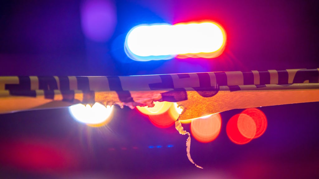 Man calls Sunrise Police to report he was shot, department says — CBS Miami, Aventura Health news
