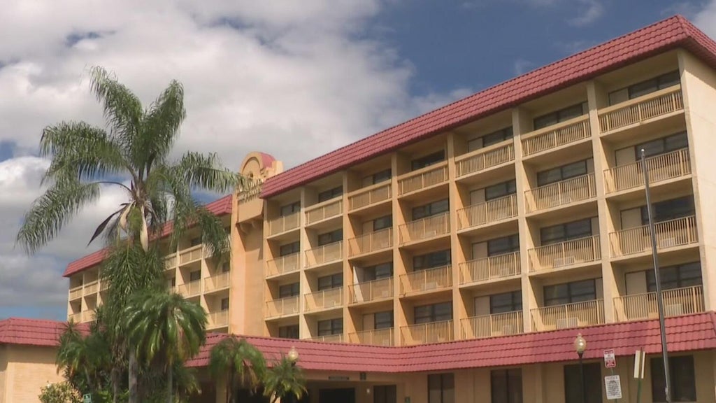 Plans are being made to turn a former hotel into housing for Broward veterans — CBS Miami, Aventura Community news