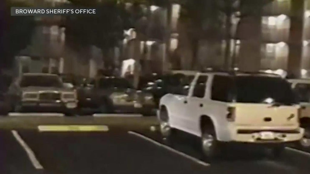 2 women arrested 19 years after man was murdered in Lauderdale Lakes apartment, BSO says — CBS Miami, Aventura Community news
