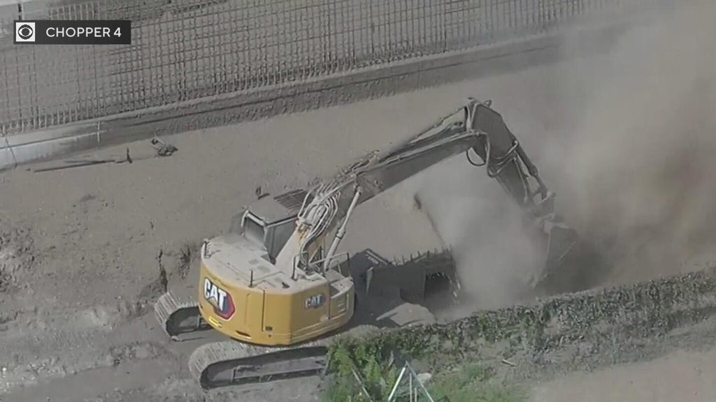 Gas leak mitigated, Florida's Turnpike reopened after excavator hits gas main causing major leak, officials say — CBS Miami, Aventura Community news