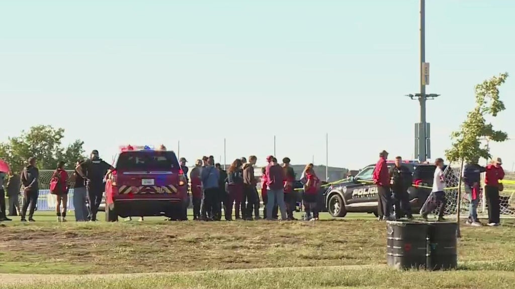 At least 2 killed, several injured after car drives onto Kansas soccer field — CBS Miami, Aventura Sports news