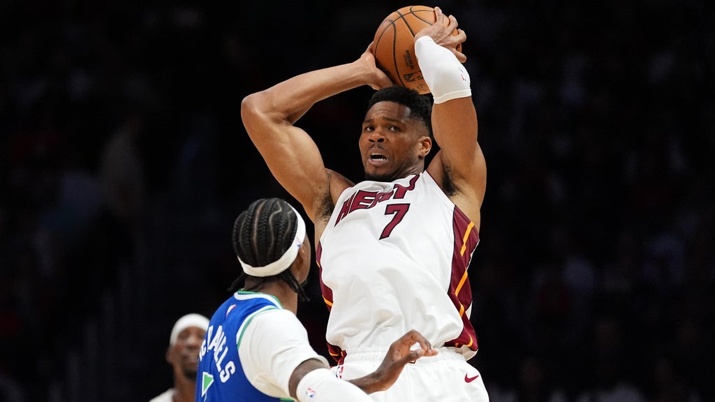 Anthony Edwards scores 45 with nine 3-pointers as Timberwolves rout Heat 131-106 in Giannis Antetokounmpo's debut — CBS Miami, Aventura Business news
