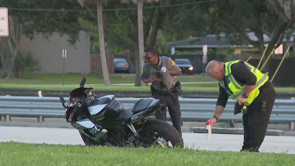 1 dead, 1 injured in motorcycle crash on Sunrise Boulevard near Florida's Turnpike, authorities say — CBS Miami, Aventura Health news