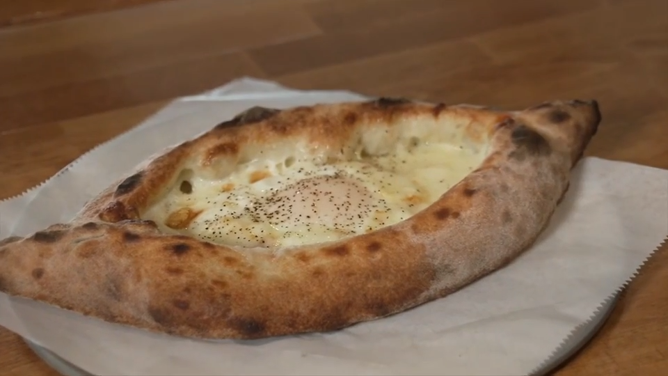 Bella Roma Italian Restaurant in Broward introduces a unique boat-shaped pizza — Aventura Dining news