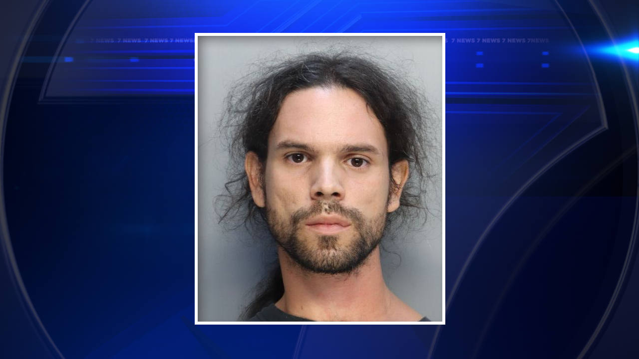 Man arrested after threatening to cut off contractor’s head with a sword over fence, detectives say — WSVN 7 Miami-Dade, Aventura Real Estate news