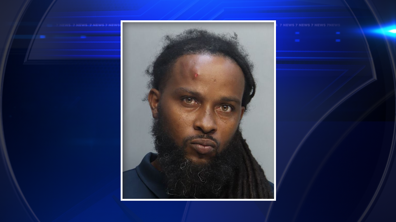 Unlicensed armed security guard arrested after threatening officers in Opa-locka, police say — WSVN 7 Miami-Dade, Aventura Real Estate news